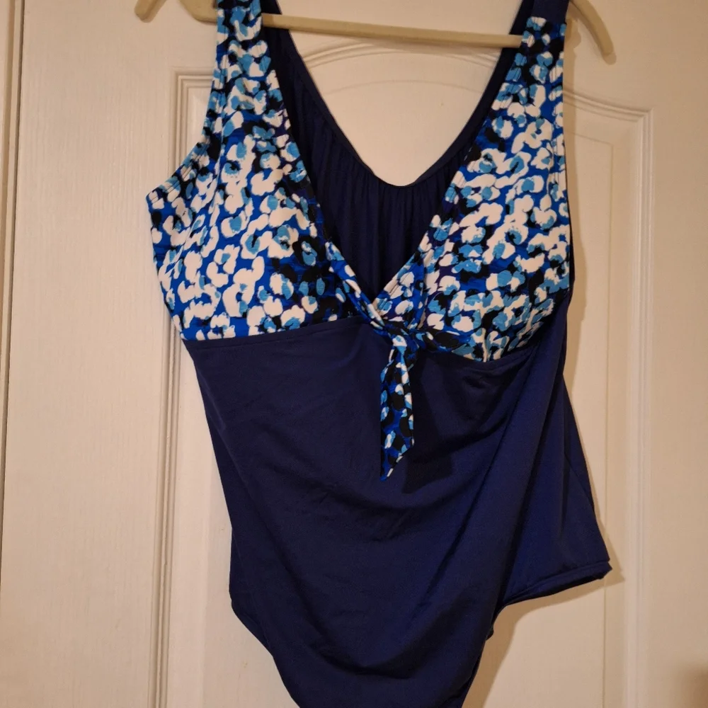 NWT Bleu Ice Blue and White One-Piece Swimsuit‎ 24